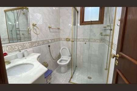 Casa de condomínio para alugar com 950m², 4 quartos e 6 vagasBanheiro