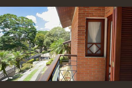 Casa de condomínio para alugar com 950m², 4 quartos e 6 vagasVaranda