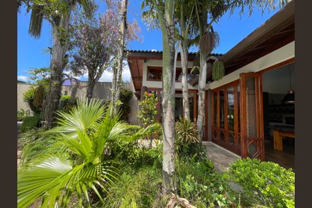 Casa de condomínio para alugar com 950m², 4 quartos e 6 vagasFachada