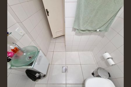 Banheiro  de apartamento à venda com 2 quartos, 84m² em Catete, Rio de Janeiro