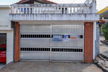 Casa à venda com 117m², 3 quartos e 2 vagasFachada