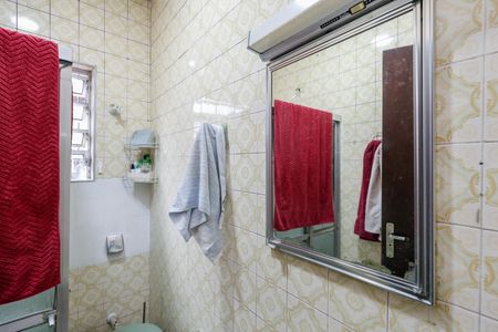 Casa à venda com 117m², 3 quartos e 2 vagasBanheiro