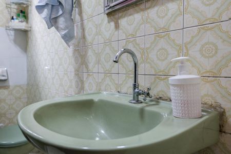 Casa à venda com 117m², 3 quartos e 2 vagasBanheiro