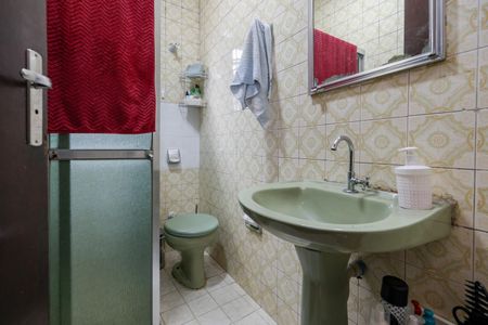 Casa à venda com 117m², 3 quartos e 2 vagasBanheiro