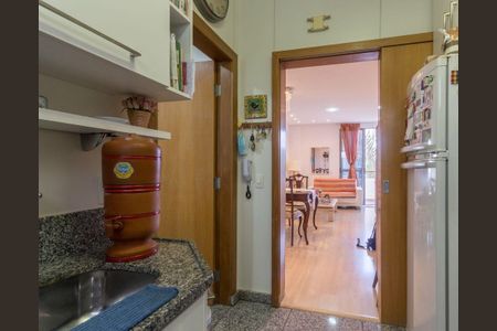 Apartamento à venda com 120m², 4 quartos e 2 vagasCozinha 