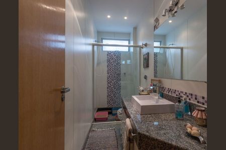 Apartamento à venda com 120m², 4 quartos e 2 vagasBanheiro 