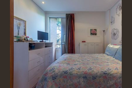 Apartamento à venda com 120m², 4 quartos e 2 vagasQuarto 