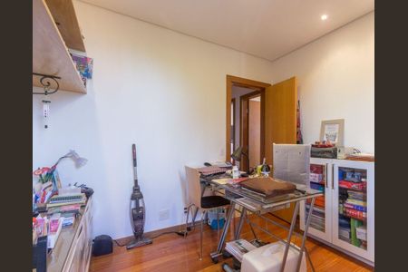 Quarto  de apartamento à venda com 4 quartos, 120m² em Buritis, Belo Horizonte