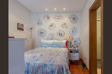 Apartamento à venda com 120m², 4 quartos e 2 vagasQuarto 