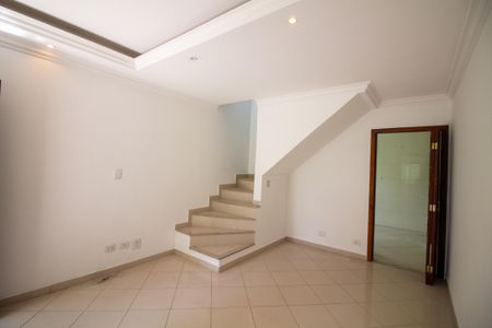 Sala de casa para alugar com 2 quartos, 70m² em Jardim das Acacias, São Paulo