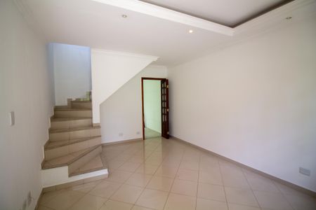 Sala de casa para alugar com 2 quartos, 70m² em Jardim das Acacias, São Paulo