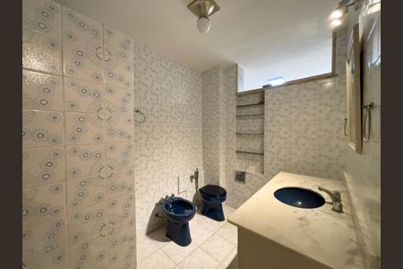 Apartamento para alugar com 150m², 3 quartos e sem vagaBanheiro social