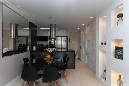 Apartamento à venda com 65m², 2 quartos e 2 vagasSala