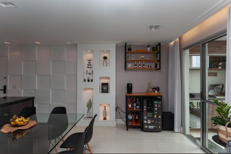 Apartamento à venda com 65m², 2 quartos e 2 vagasSala