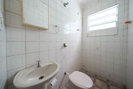 Banheiro de casa para alugar com 1 quarto, 35m² em Burgo Paulista, São Paulo