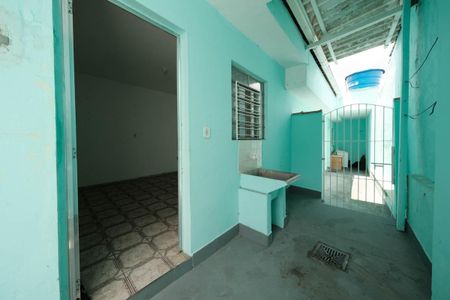 Casa à venda com 100m², 1 quarto e sem vagaÁrea externa