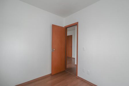 Quarto 2 de apartamento para alugar com 2 quartos, 45m² em Humaitá, Porto Alegre