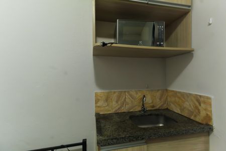 Cozinha de kitnet/studio para alugar com 1 quarto, 17m² em Mooca, São Paulo