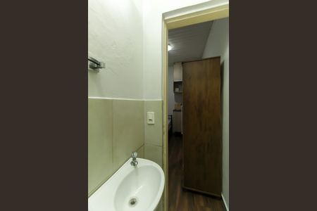 Banheiro de kitnet/studio para alugar com 1 quarto, 17m² em Mooca, São Paulo