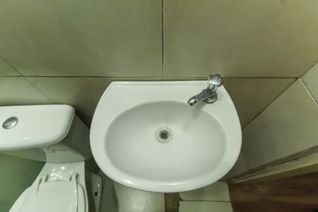 Banheiro de kitnet/studio para alugar com 1 quarto, 17m² em Mooca, São Paulo