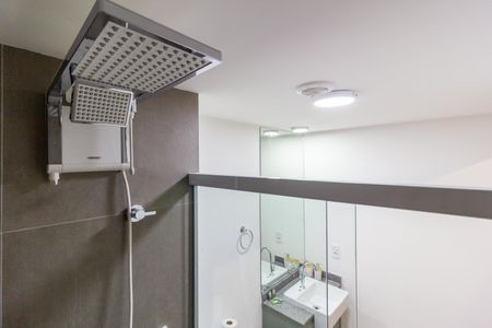 Banheiro de kitnet/studio à venda com 1 quarto, 22m² em Pinheiros, São Paulo