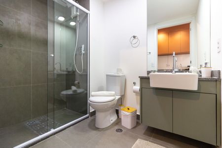 Banheiro de kitnet/studio à venda com 1 quarto, 22m² em Pinheiros, São Paulo