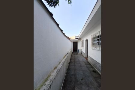 Casa à venda com 91m², 3 quartos e 2 vagasLateral