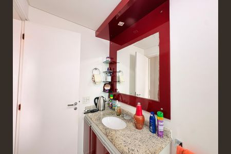 Apartamento à venda com 119m², 3 quartos e 2 vagasBanheiro da Suíte 2