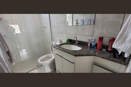 Casa à venda com 90m², 2 quartos e 2 vagas Casa à venda com 90m², 2 quartos e 2 vagasbanheiro andar superior
