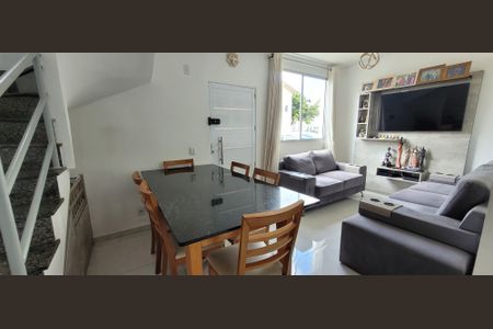 Casa à venda com 90m², 2 quartos e 2 vagas Casa à venda com 90m², 2 quartos e 2 vagassala