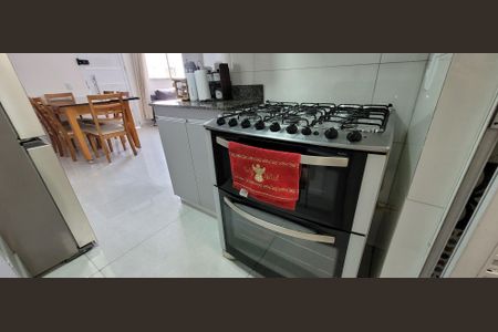 Casa à venda com 90m², 2 quartos e 2 vagas Casa à venda com 90m², 2 quartos e 2 vagascozinha