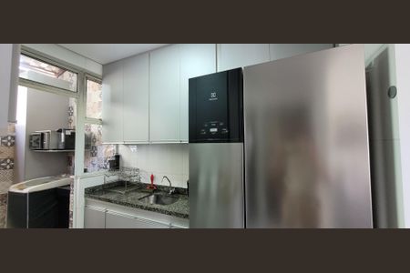 Casa à venda com 90m², 2 quartos e 2 vagas Casa à venda com 90m², 2 quartos e 2 vagascozinha