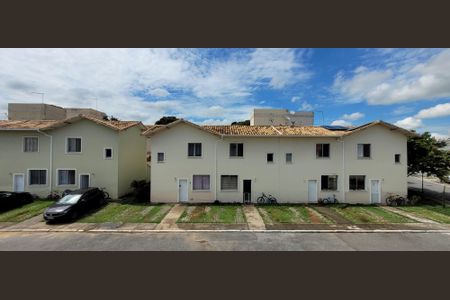 Casa à venda com 90m², 2 quartos e 2 vagas Casa à venda com 90m², 2 quartos e 2 vagasvista suite