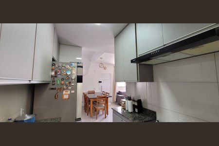 Casa à venda com 90m², 2 quartos e 2 vagas Casa à venda com 90m², 2 quartos e 2 vagascozinha