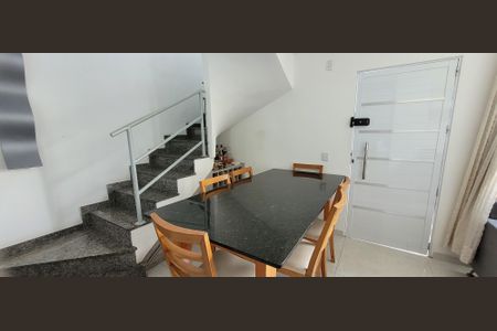 Casa à venda com 90m², 2 quartos e 2 vagas Casa à venda com 90m², 2 quartos e 2 vagassala