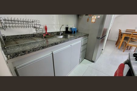 Casa à venda com 90m², 2 quartos e 2 vagas Casa à venda com 90m², 2 quartos e 2 vagasCozinha - Armários