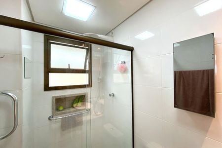 Apartamento à venda com 146m², 3 quartos e 2 vagas Apartamento à venda com 146m², 3 quartos e 2 vagasBanheiro da Suíte 1