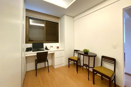 Apartamento à venda com 146m², 3 quartos e 2 vagas Apartamento à venda com 146m², 3 quartos e 2 vagasCloset da Suite reversível Quarto 3