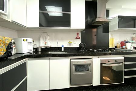 Apartamento à venda com 146m², 3 quartos e 2 vagas Apartamento à venda com 146m², 3 quartos e 2 vagasCozinha