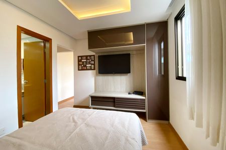 Apartamento à venda com 146m², 3 quartos e 2 vagas Apartamento à venda com 146m², 3 quartos e 2 vagasSuite