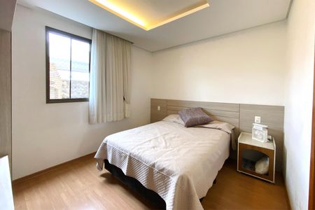 Apartamento à venda com 146m², 3 quartos e 2 vagas Apartamento à venda com 146m², 3 quartos e 2 vagasSuite