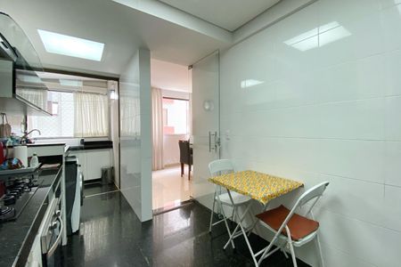 Apartamento à venda com 146m², 3 quartos e 2 vagas Apartamento à venda com 146m², 3 quartos e 2 vagasCozinha