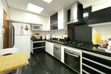 Apartamento à venda com 146m², 3 quartos e 2 vagas Apartamento à venda com 146m², 3 quartos e 2 vagasCozinha