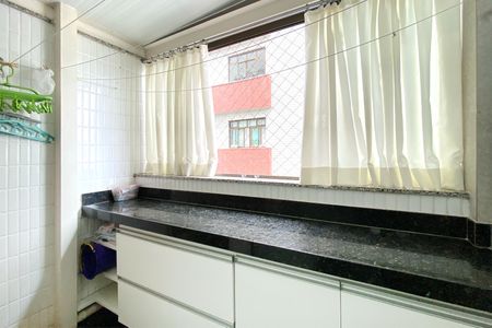 Apartamento à venda com 146m², 3 quartos e 2 vagas Apartamento à venda com 146m², 3 quartos e 2 vagasÁrea de Serviço