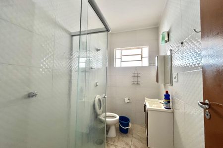 Casa à venda com 300m², 5 quartos e 2 vagasBanheiro 2