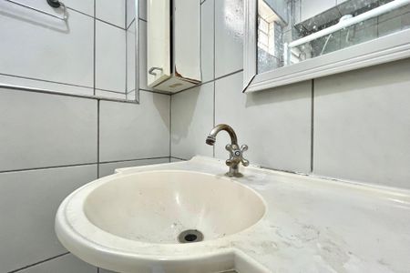 Casa à venda com 300m², 5 quartos e 2 vagasBanheiro 1