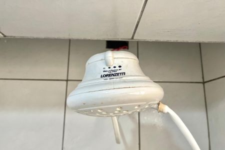 Casa à venda com 300m², 5 quartos e 2 vagasBanheiro 1