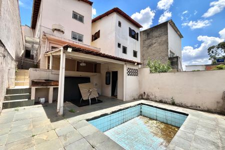 Casa à venda com 300m², 5 quartos e 2 vagasPiscina