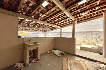 Casa à venda com 300m², 5 quartos e 2 vagasÁrea de Serviço