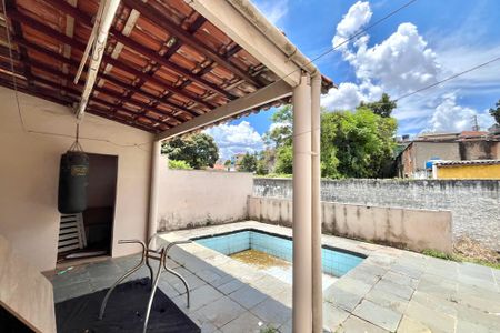 Casa à venda com 300m², 5 quartos e 2 vagasPiscina